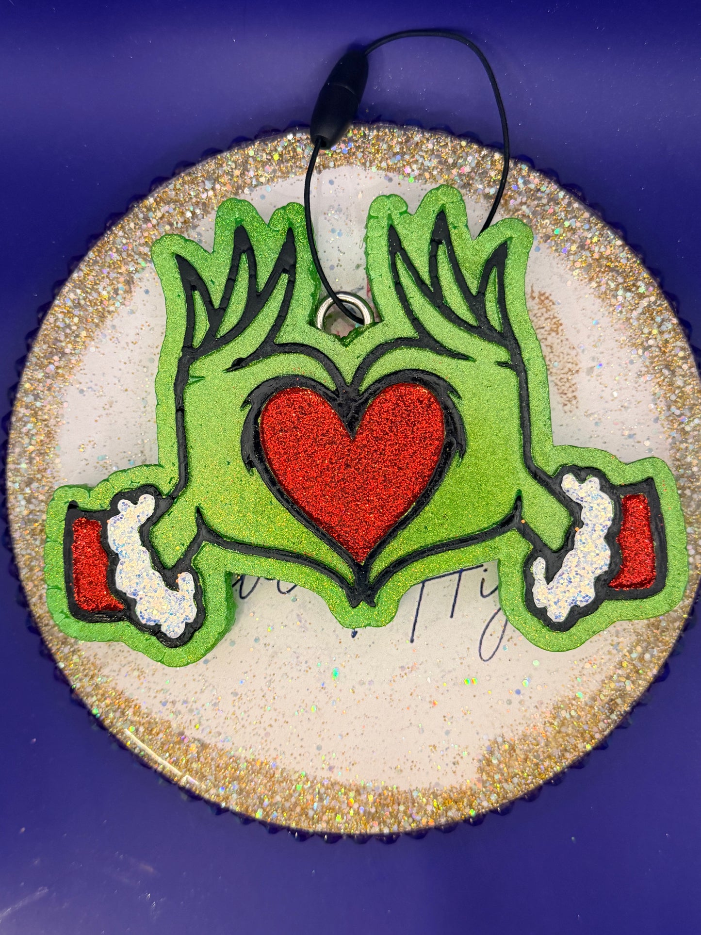 grinch āšā hands